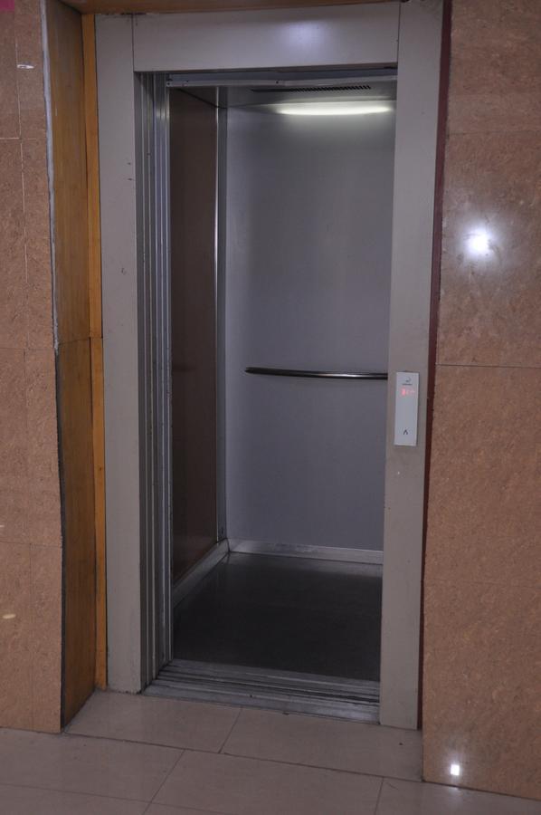 Hotel Samrat Kaushambi Ghaziabad Zewnętrze zdjęcie