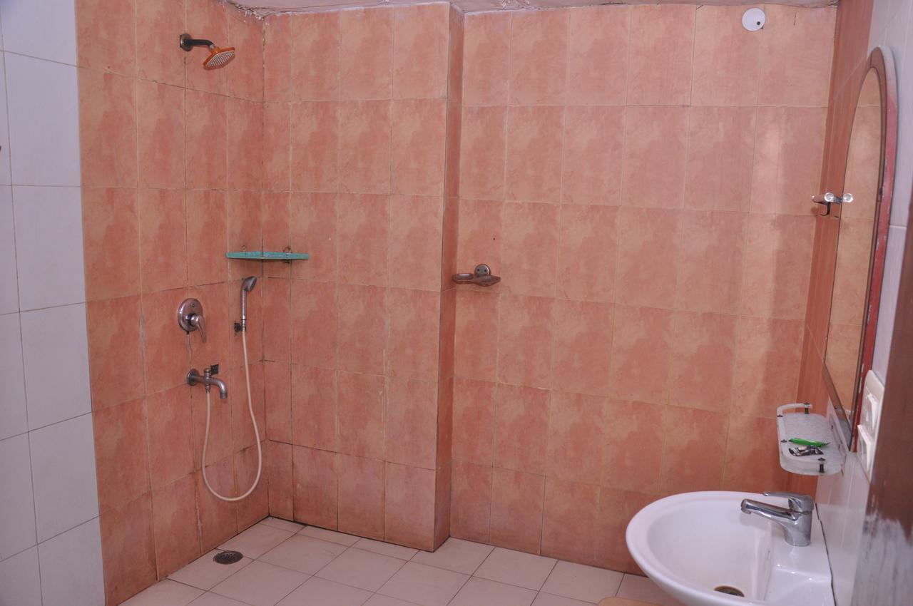 Hotel Samrat Kaushambi Ghaziabad Zewnętrze zdjęcie
