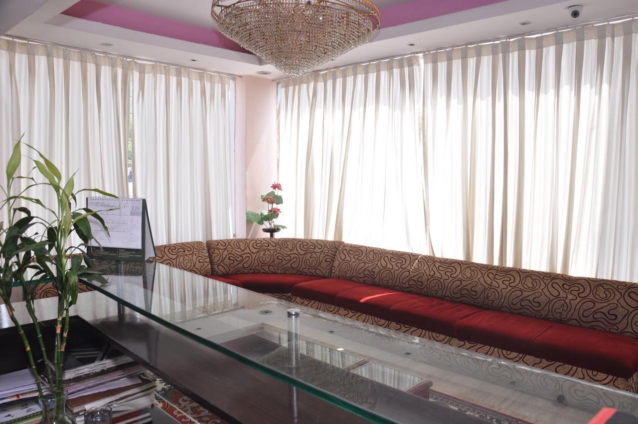 Hotel Samrat Kaushambi Ghaziabad Zewnętrze zdjęcie
