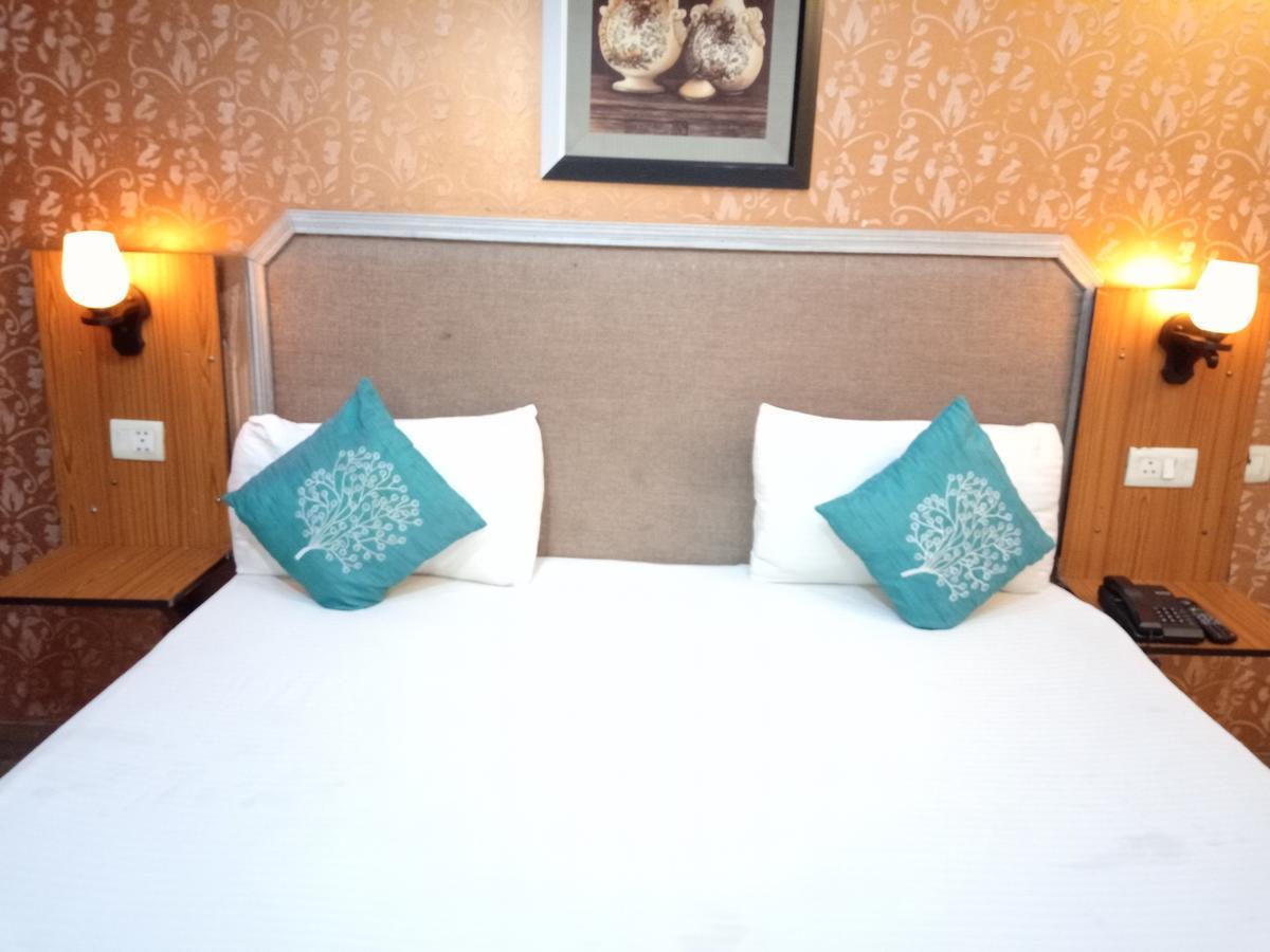 Hotel Samrat Kaushambi Ghaziabad Zewnętrze zdjęcie